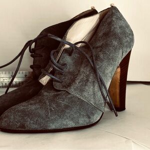 SJP by Sarah Jessica Parker Gray Suede Heels